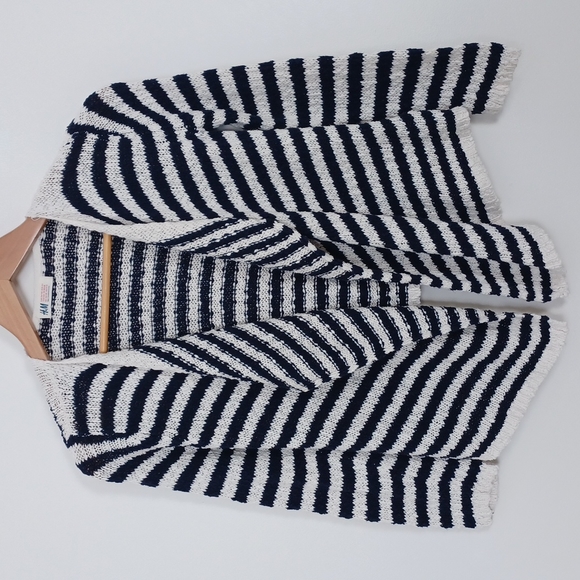 H&M Other - ✨3/$25✨Girls H&M Navy/White Striped Cardigan - M (8/10)